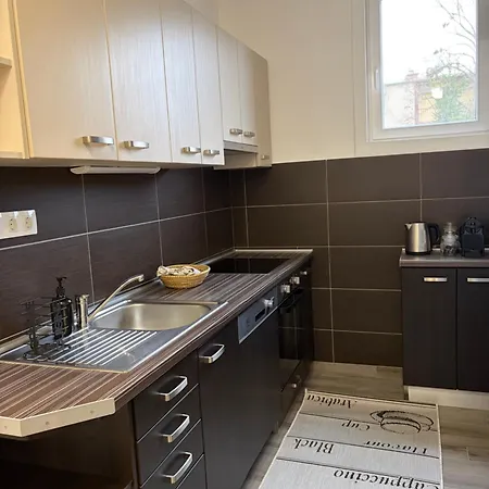 Great Forest, Free Parking - Rest & Nest Terra Debrecen
